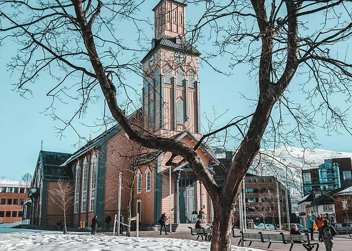 Heart Of The L Explore L Arctic Vibes Tromsø